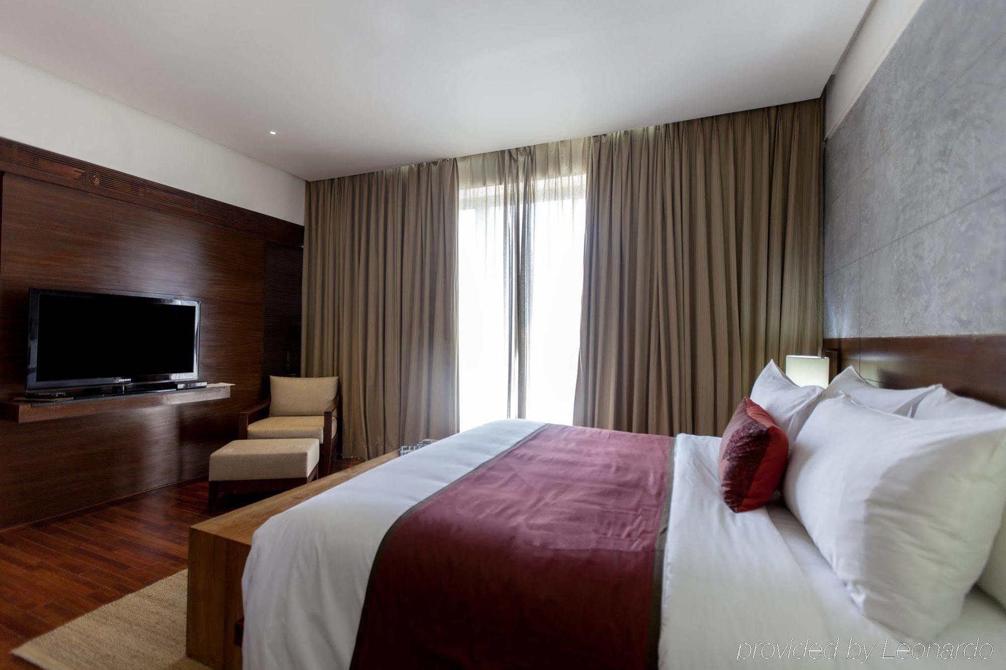 Holiday Inn & Suites Bengaluru Whitefield Exteriör bild